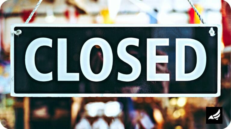 This Massive Clothing Company Is Now Closing Stores