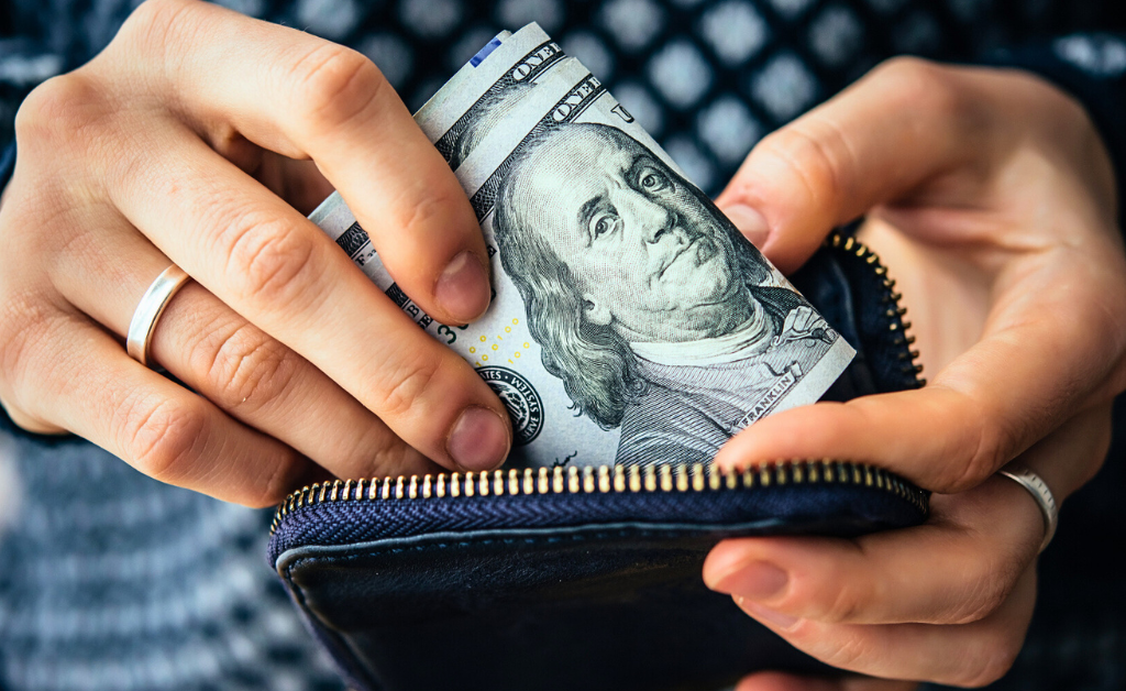 5 Luxuries to Cut When Money Gets Tight