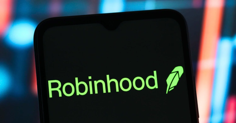 Robinhood Employees Charged with Crypto Fraud Following AMC Token Feud