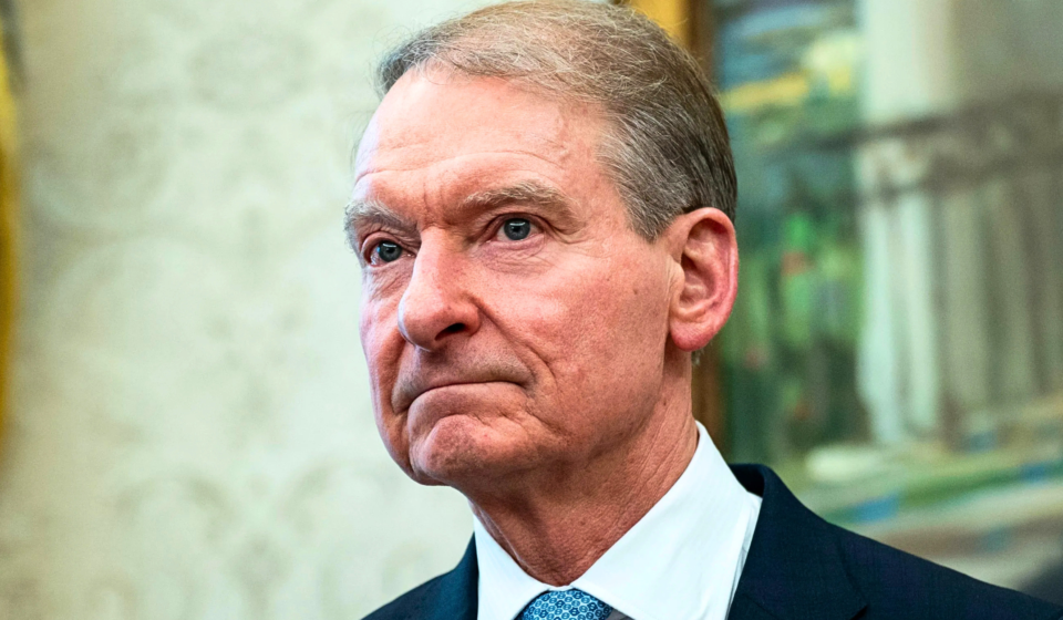SEC Delays Hedge Fund Rules 2027