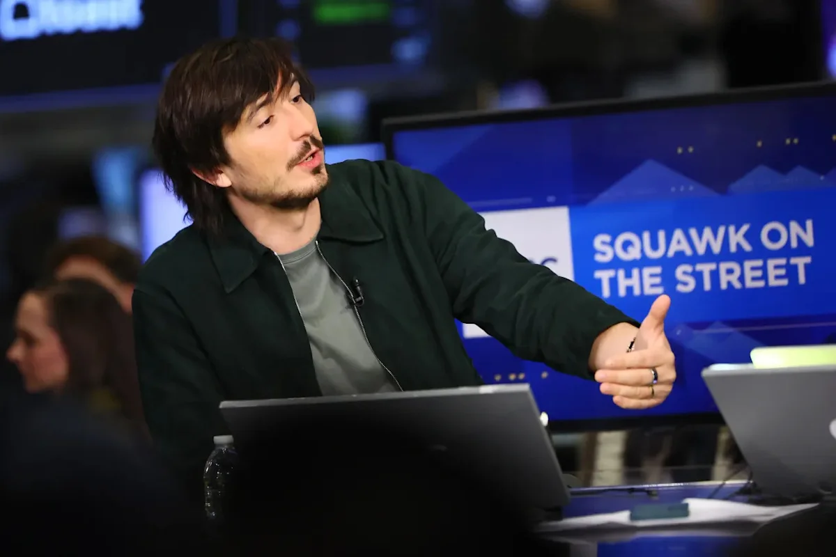Vlad Tenev responds to AMC CEO Adam Aron about the AMC tokenized stock.